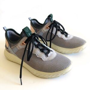 ECCO Women's Ath-1fw Lace Sneaker 8-8.5